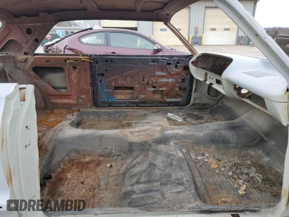 1963 Chevrolet Impala z VIN 31847B122571, wystawiony jako Copart lot #45565345 z przebiegiem Nie podano mil oraz Czysty tytuł • Clean title. Historia ofert i sprzedaży dostępna na DreamBid. Obrazek 10.