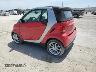 2009 Smart fortwo Passion z VIN WMEEK31XX9K306610, wystawiony jako Copart lot #57115125 z przebiegiem 5478 mil mil oraz Tytuł czysty. Historia ofert i sprzedaży dostępna na DreamBid. Obrazek 2.