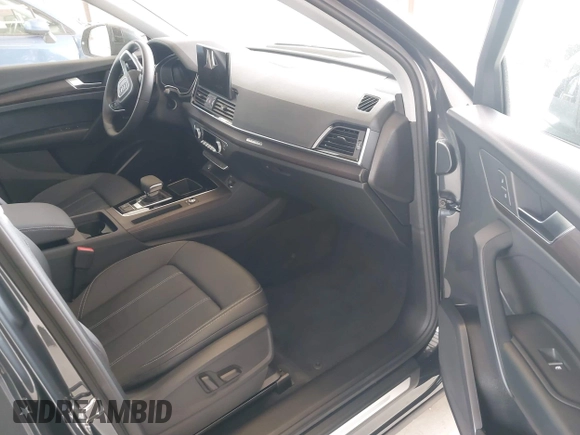 2025 Audi Q5 Premium with VIN WA1ABAFY9S2045618, listed as a IAAI auction lot 42279469 with 3,024 mi miles and . Bid and sale history available at DreamBid. Image 5.