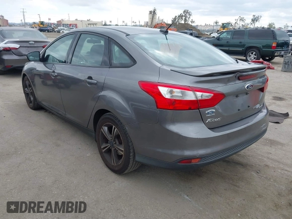 2014 Ford Focus SE with VIN 1FADP3F24EL416510, listed as a IAAI auction lot 41911464 with 186,153 mi miles. Bid and sale history available at carsss.com. Image 3.