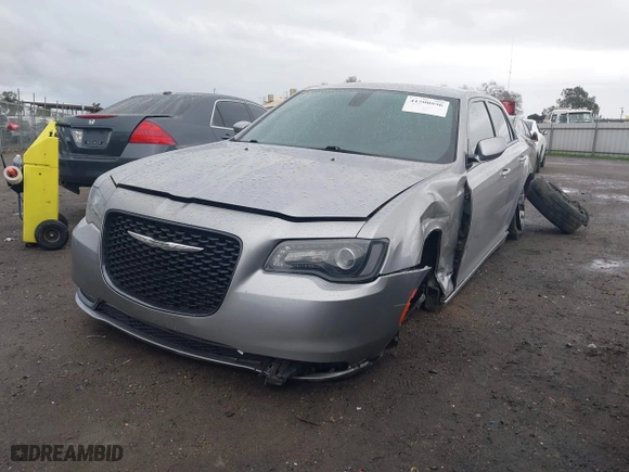 2018 Chrysler 300 with VIN 2C3CCABG5JH214178, listed as a IAAI auction lot 41500896 with 96,492 mi miles. Bid and sale history available at carsss.com. Image 17.