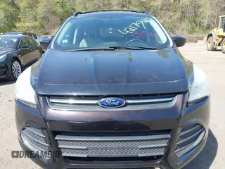 2013 Ford Escape SE with VIN 1FMCU9GX3DUA51379, listed as a IAAI auction lot 42175420 with 166,522 mi miles. Bid and sale history available at carsss.com. Image 6.
