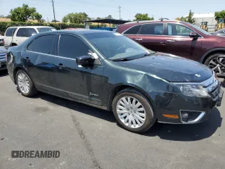 2010 Ford Fusion Hybrid z VIN 3FADP0L33AR185719, wystawiony jako Copart lot #59821115 z przebiegiem 154 019 mil mil oraz Czysty tytuł • Clean title. Historia ofert i sprzedaży dostępna na DreamBid. Obrazek 4.