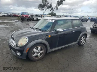 2009 MINI Cooper Hardtop with VIN WMWMF33599TW74147, listed as a Copart auction lot 51371825 with 157,705 mi miles and Clean Title. Bid and sale history available at carsss.com. Image 1.
