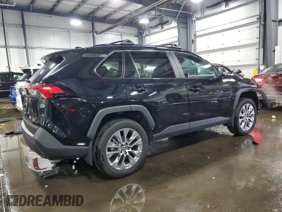 2024 Toyota RAV4 XLE Premium z VIN 2T3A1RFV0RC481791, wystawiony jako Copart lot #59015185 z przebiegiem 9 383 mil mil oraz Szkoda całkowita • Salvage title. Historia ofert i sprzedaży dostępna na DreamBid. Obrazek 3.
