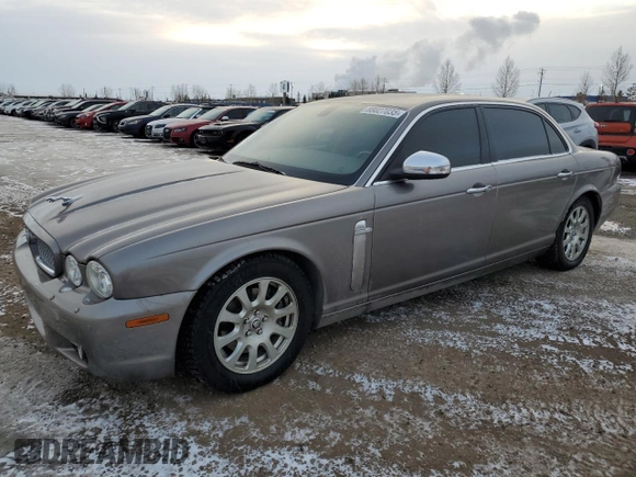 2009 Jaguar XJ with VIN SAJXA82B69SH31532, listed as a Copart auction lot 88027035 with 90,233 mi miles and Clean Title. Bid and sale history available at DreamBid. Image 1.