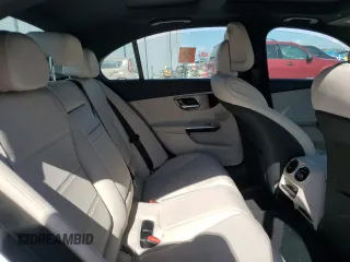 2023 Mercedes-Benz C 300 z VIN W1KAF4GB9PR087460, wystawiony jako Copart lot #53152195 z przebiegiem Nie podano mil oraz Szkoda całkowita • Salvage title. Historia ofert i sprzedaży dostępna na DreamBid. Obrazek 10.