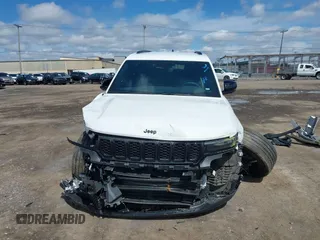 2023 Jeep Grand Cherokee Laredo z VIN 1C4RJHAG9PC640845, wystawiony jako IAAI lot #41991471 z przebiegiem 48 653 mil mil oraz . Historia ofert i sprzedaży dostępna na DreamBid. Obrazek 13.