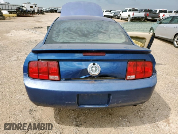 2008 Ford Mustang Deluxe z VIN 1ZVHT80N785128137, wystawiony jako Copart lot #60231225 z przebiegiem 174 214 mil mil oraz Szkoda całkowita • Salvage title. Historia ofert i sprzedaży dostępna na DreamBid. Obrazek 6.