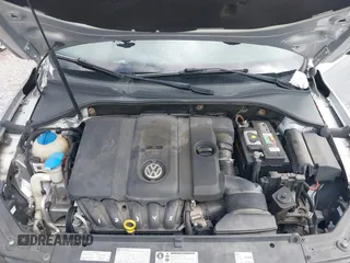 2013 Volkswagen Passat Wolfsburg Edition z VIN 1VWAH7A38DC146887, wystawiony jako IAAI lot #42380916 z przebiegiem 169 608 mil mil oraz . Historia ofert i sprzedaży dostępna na DreamBid. Obrazek 10.