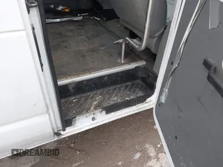 2014 Ford Econoline Cargo Commercial z VIN 1FTNE2EW9EDA50895, wystawiony jako IAAI lot #41498409 z przebiegiem 825 256 mil mil oraz . Historia ofert i sprzedaży dostępna na DreamBid. Obrazek 8.