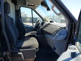 2019 Ford Transit z VIN 1FTBW3XM5KKA49493, wystawiony jako IAAI lot #42608570 z przebiegiem 40 120 mil mil oraz . Historia ofert i sprzedaży dostępna na DreamBid. Obrazek 5.
