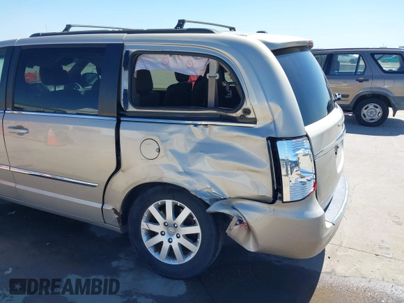 2012 Chrysler Town & Country Touring with VIN 2C4RC1BG7CR345261, listed as a IAAI auction lot 41777203 with 158,732 mi miles. Bid and sale history available at carsss.com. Image 6.