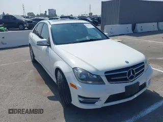 2014 Mercedes-Benz C 250 Sport с VIN WDDGF4HBXEG230031, выставлен на аукционе IAAI как лот 42666798 с пробегом 111 310 миль миль и . История ставок и продаж доступна на DreamBid. Изображение 1.