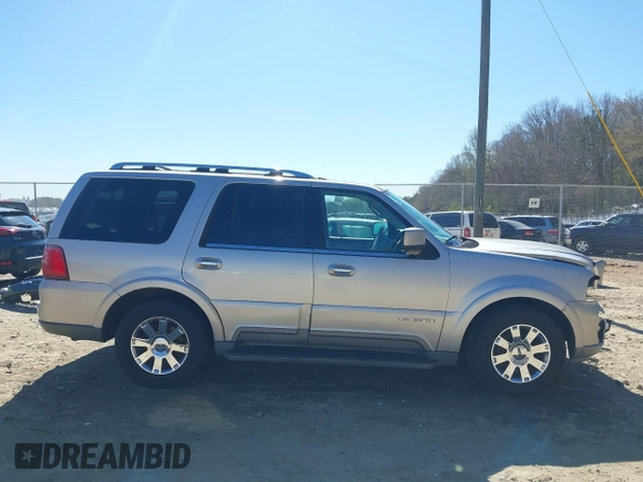 2004 Lincoln Navigator Luxury z VIN 5LMFU27R34LJ05952, wystawiony jako IAAI lot #41853172 z przebiegiem 268 889 mil mil oraz . Historia ofert i sprzedaży dostępna na DreamBid. Obrazek 14.