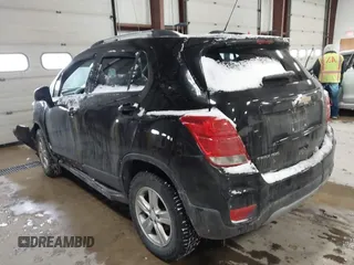 2021 Chevrolet Trax LT with VIN KL7CJPSB5MB353097, listed as a IAAI auction lot 41618376 with 98,082 mi miles. Bid and sale history available at carsss.com. Image 3.