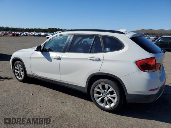 2014 BMW X1 xDrive28i with VIN WBAVL1C55EVY10533, listed as a Copart auction lot 49044025 with 157,004 mi miles and Salvage Title. Bid and sale history available at carsss.com. Image 2.