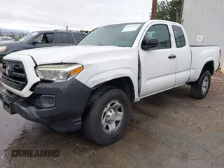 2017 Toyota Tacoma SR z VIN 5TFRX5GN5HX078049, wystawiony jako IAAI lot #42063533 z przebiegiem 256 585 mil mil oraz . Historia ofert i sprzedaży dostępna na DreamBid. Obrazek 17.