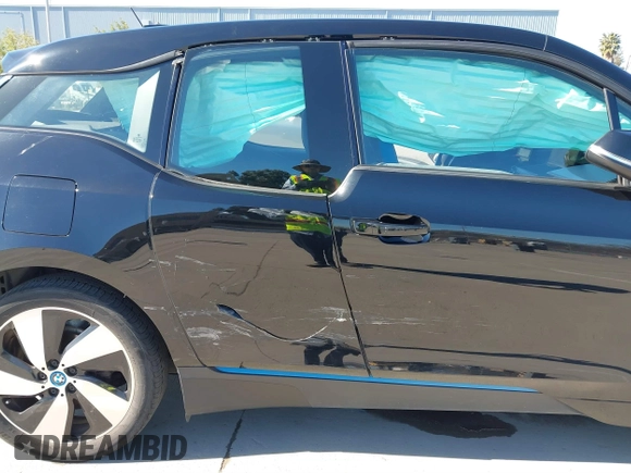 2017 BMW i3 z VIN WBY1Z8C54HV889592, wystawiony jako IAAI lot #41820029 z przebiegiem 50 530 mil mil oraz . Historia ofert i sprzedaży dostępna na DreamBid. Obrazek 6.