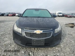 2014 Chevrolet Cruze 2LT z VIN 1G1PE5SB5E7335600, wystawiony jako Copart lot #52023225 z przebiegiem Nie podano mil oraz Szkoda całkowita • Salvage title. Historia ofert i sprzedaży dostępna na DreamBid. Obrazek 5.