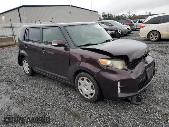 2014 Scion xB z VIN JTLZE4FE5EJ051020, wystawiony jako Copart lot #80981904 z przebiegiem 98 316 mil mil oraz Szkody całkowita. Historia ofert i sprzedaży dostępna na DreamBid. Obrazek 4.