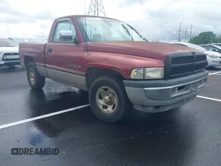 1994 Dodge 1500 z VIN 3B7HC16Y5RM562712, wystawiony jako IAAI lot #42156039 z przebiegiem 139 378 mil mil oraz . Historia ofert i sprzedaży dostępna na DreamBid. Obrazek 1.