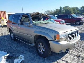 2000 Cadillac Escalade z VIN 1GYEK63R7YR216717, wystawiony jako IAAI lot #40438885 z przebiegiem 223 033 mil mil oraz . Historia ofert i sprzedaży dostępna na DreamBid. Obrazek 1.
