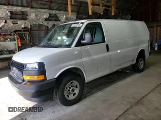 2023 GMC Savana Cargo z VIN 1GTW7AFP9P1103759, wystawiony jako Copart lot #51050805 z przebiegiem 32 506 mil mil oraz Szkody całkowita. Historia ofert i sprzedaży dostępna na DreamBid. Obrazek 1.
