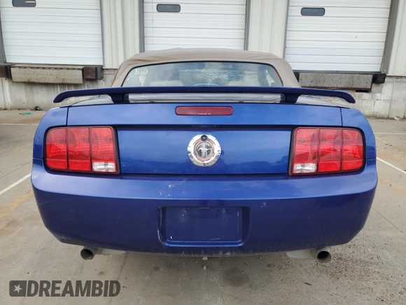 2005 Ford Mustang Deluxe z VIN 1ZVFT84N655223849, wystawiony jako Copart lot #57461835 z przebiegiem Nie podano mil oraz Szkoda całkowita • Salvage title. Historia ofert i sprzedaży dostępna na DreamBid. Obrazek 6.