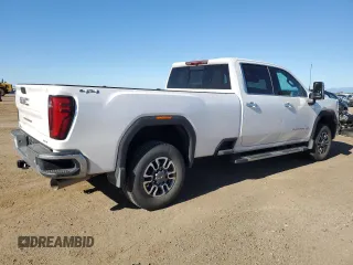 2024 GMC Sierra 3500HD SLT z VIN 1GT49UEY9RF105532, wystawiony jako Copart lot #61956334 z przebiegiem 12 996 mil mil oraz Tytuł czysty. Historia ofert i sprzedaży dostępna na DreamBid. Obrazek 3.