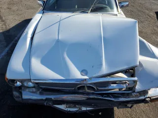 1987 Mercedes-Benz 560 SL with VIN WDBBA48D8HA066224, listed as a Copart auction lot 87976835 with 196,054 mi miles and Salvage Title. Bid and sale history available at DreamBid. Image 11.