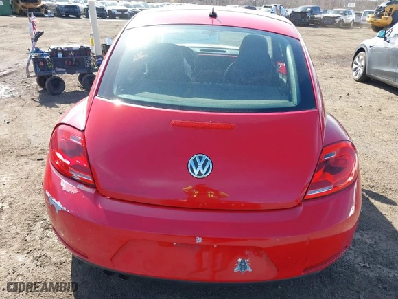 2012 Volkswagen Beetle 2.5L PZEV with VIN 3VWJP7AT5CM631505, listed as a IAAI auction lot 41733955 with 35,519 mi miles. Bid and sale history available at carsss.com. Image 16.