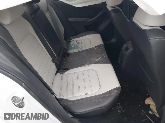 2015 Volkswagen Jetta SE with VIN 3VWD17AJ1FM421694, listed as a IAAI auction lot 41841114 with 97,888 mi miles and . Bid and sale history available at DreamBid. Image 8.