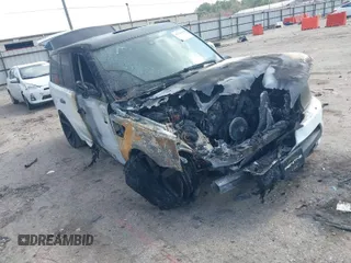 2011 Land Rover Range Rover Sport HSE with VIN SALSF2D40BA260128, listed as a IAAI auction lot 41520917 with 1 mi miles. Bid and sale history available at carsss.com. Image 1.