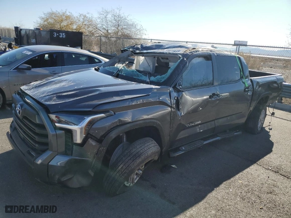 2024 Toyota Tundra 4WD SR5 with VIN 5TFLA5DB5RX236120, listed as a Copart auction lot 45644615 with 9,269 mi miles and Salvage Title. Bid and sale history available at carsss.com. Image 1.