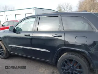 2017 Jeep Grand Cherokee Laredo with VIN 1C4RJFAG7HC873211, listed as a IAAI auction lot 40849066 with 139,430 mi miles. Bid and sale history available at carsss.com. Image 14.