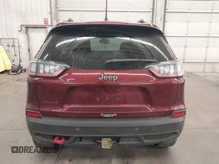 2019 Jeep Cherokee Trailhawk with VIN 1C4PJMBX7KD200267, listed as a IAAI auction lot 42216422 with Not provided miles and . Bid and sale history available at DreamBid. Image 17.