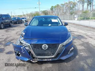 2022 Nissan Altima 2.5 SR with VIN 1N4BL4CV2NN382935, listed as a IAAI auction lot 41667060 with 60,915 mi miles. Bid and sale history available at carsss.com. Image 11.