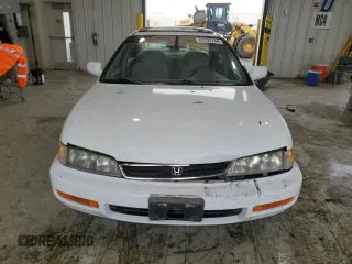 1997 Honda Accord EX with VIN 1HGCD5659VA170992, listed as a Copart auction lot 82232134 with 203,639 mi miles and Salvage Title. Bid and sale history available at DreamBid. Image 5.