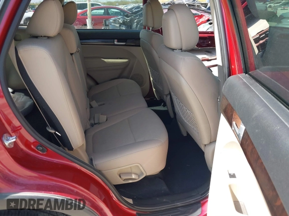 2015 Kia Sorento LX with VIN 5XYKT3A63FG630456, listed as a IAAI auction lot 41817900 with 102,382 mi miles. Bid and sale history available at carsss.com. Image 8.