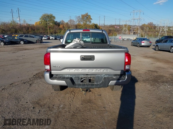 2017 Toyota Tacoma SR z VIN 5TFSX5EN9HX057404, wystawiony jako IAAI lot #40831578 z przebiegiem 91 434 mil mil oraz . Historia ofert i sprzedaży dostępna na DreamBid. Obrazek 16.