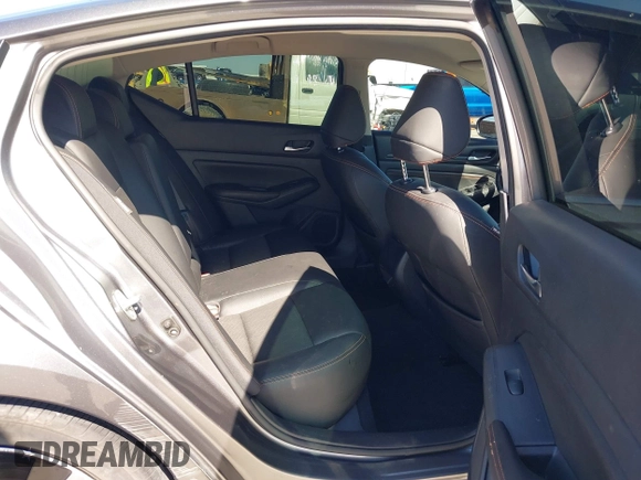 2020 Nissan Altima SR z VIN 1N4BL4CV9LC278578, wystawiony jako IAAI lot #41761814 z przebiegiem 76 453 mil mil oraz . Historia ofert i sprzedaży dostępna na DreamBid. Obrazek 8.