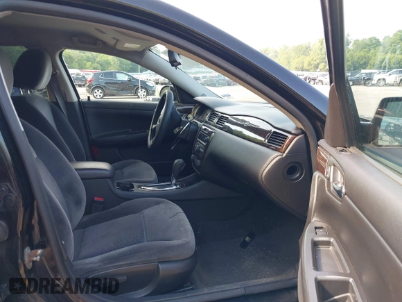 2015 Chevrolet Impala LT с VIN 2G1WB5E38F1152036, выставлен на аукционе IAAI как лот 42379778 с пробегом 95 028 миль миль и . История ставок и продаж доступна на DreamBid. Изображение 5.