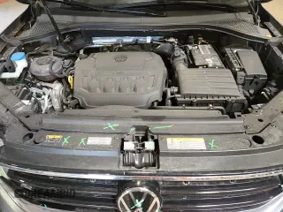 2023 Volkswagen Tiguan SE R-Line Black с VIN 3VVCB7AX4PM094923, выставлен на аукционе Copart как лот 69992895 с пробегом 8 419 миль миль и Списание • Salvage title. История ставок и продаж доступна на DreamBid. Изображение 16.