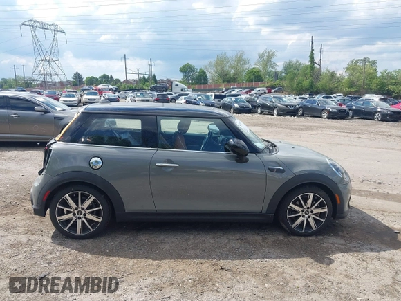 2022 MINI Hardtop Cooper S with VIN WMW53DH06N2R68444, listed as a IAAI auction lot 42201942 with 45,275 mi miles and . Bid and sale history available at DreamBid. Image 13.