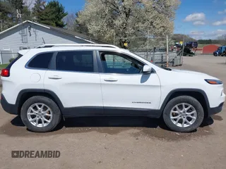 2016 Jeep Cherokee Latitude with VIN 1C4PJMCS3GW133617, listed as a IAAI auction lot 42049206 with 155,056 mi miles. Bid and sale history available at carsss.com. Image 13.