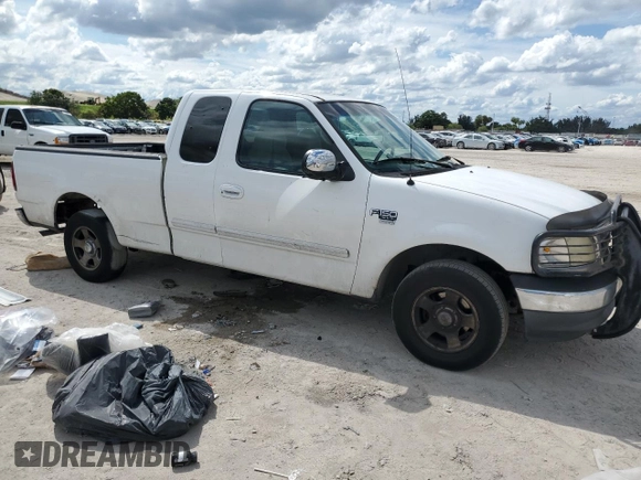 2000 Ford F-150 XL with VIN 1FTRX17L4YNA81687, listed as a Copart auction lot 46996675 with 0 mi miles and Salvage Title. Bid and sale history available at carsss.com. Image 4.