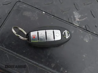 2017 Nissan Rogue SL z VIN JN1BJ1CR8HW107542, wystawiony jako IAAI lot #41820930 z przebiegiem 44 219 mil mil oraz . Historia ofert i sprzedaży dostępna na DreamBid. Obrazek 11.