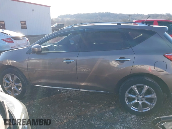 2014 Nissan Murano SL z VIN JN8AZ1MW1EW526175, wystawiony jako IAAI lot #41660535 z przebiegiem 111 621 mil mil oraz . Historia ofert i sprzedaży dostępna na DreamBid. Obrazek 14.