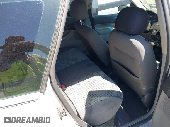 2006 Ford Focus SE with VIN 1FAHP36N86W165566, listed as a IAAI auction lot 42049681 with 116,061 mi miles and . Bid and sale history available at carsss.com. Image 8.